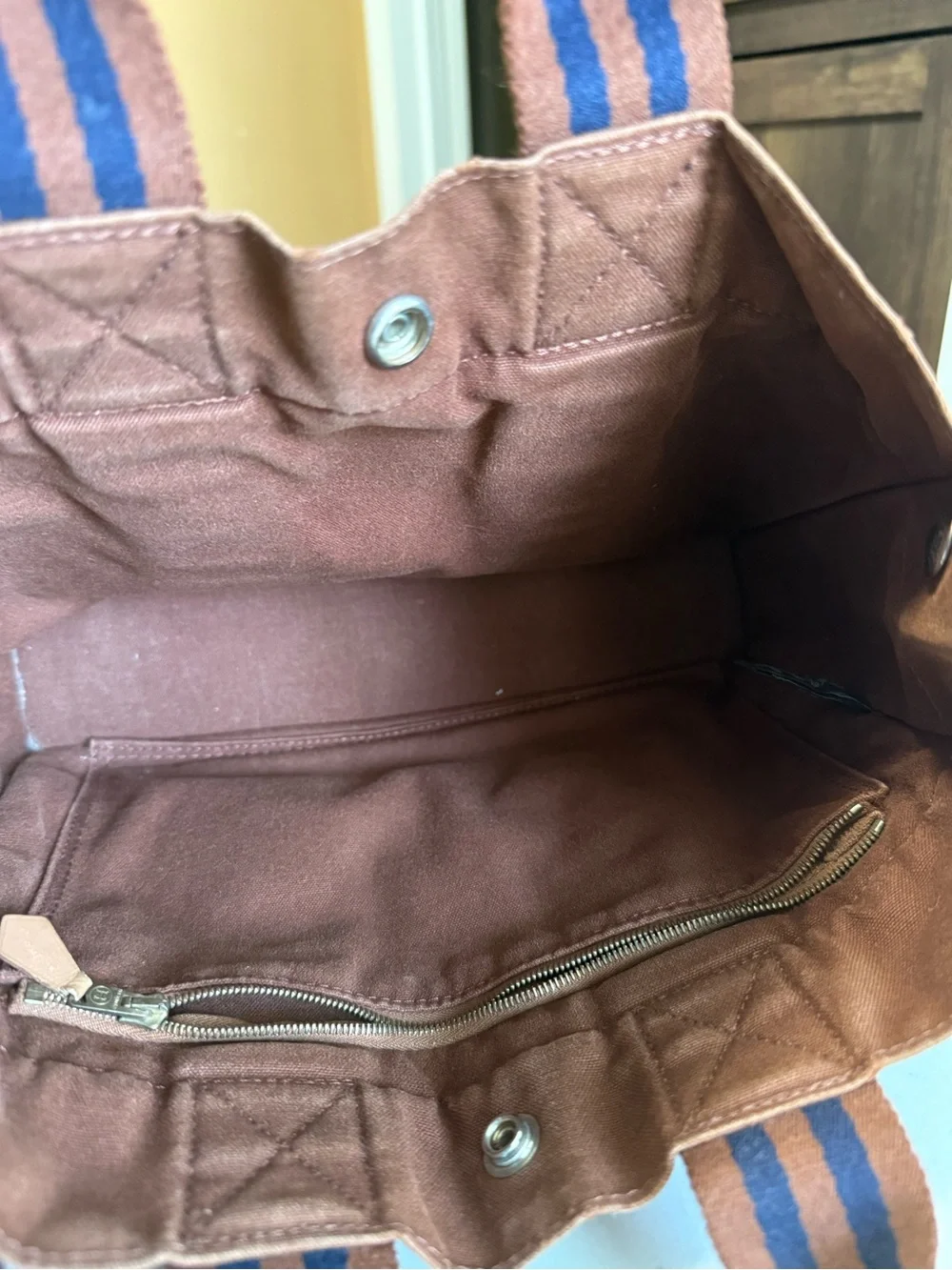 N/A sturdy brown